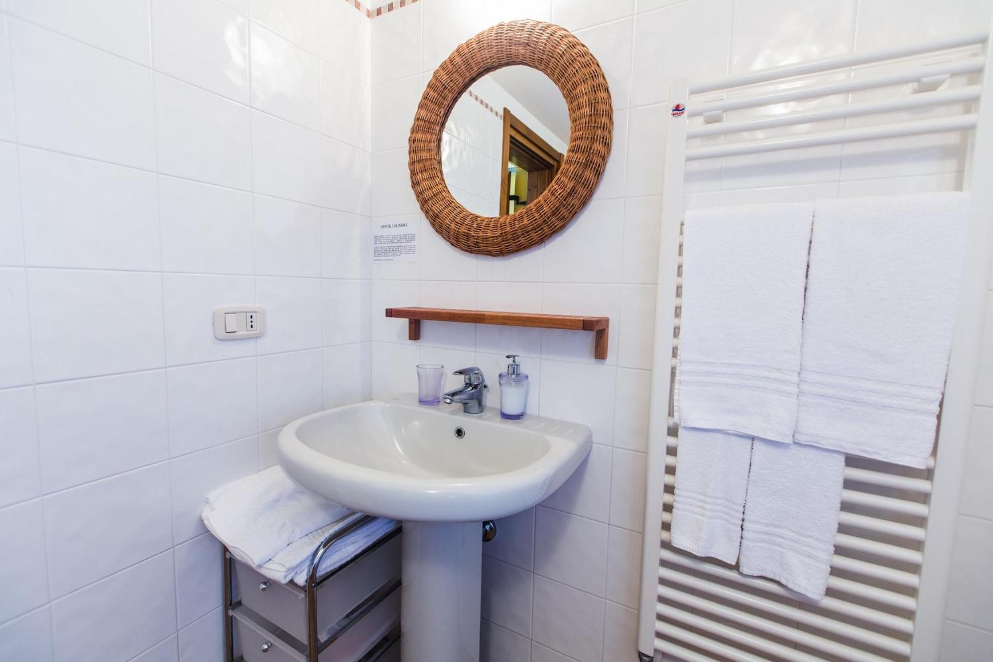 Appartamenti E Affittacamere Le Due Ruote Alberese Chambre photo
