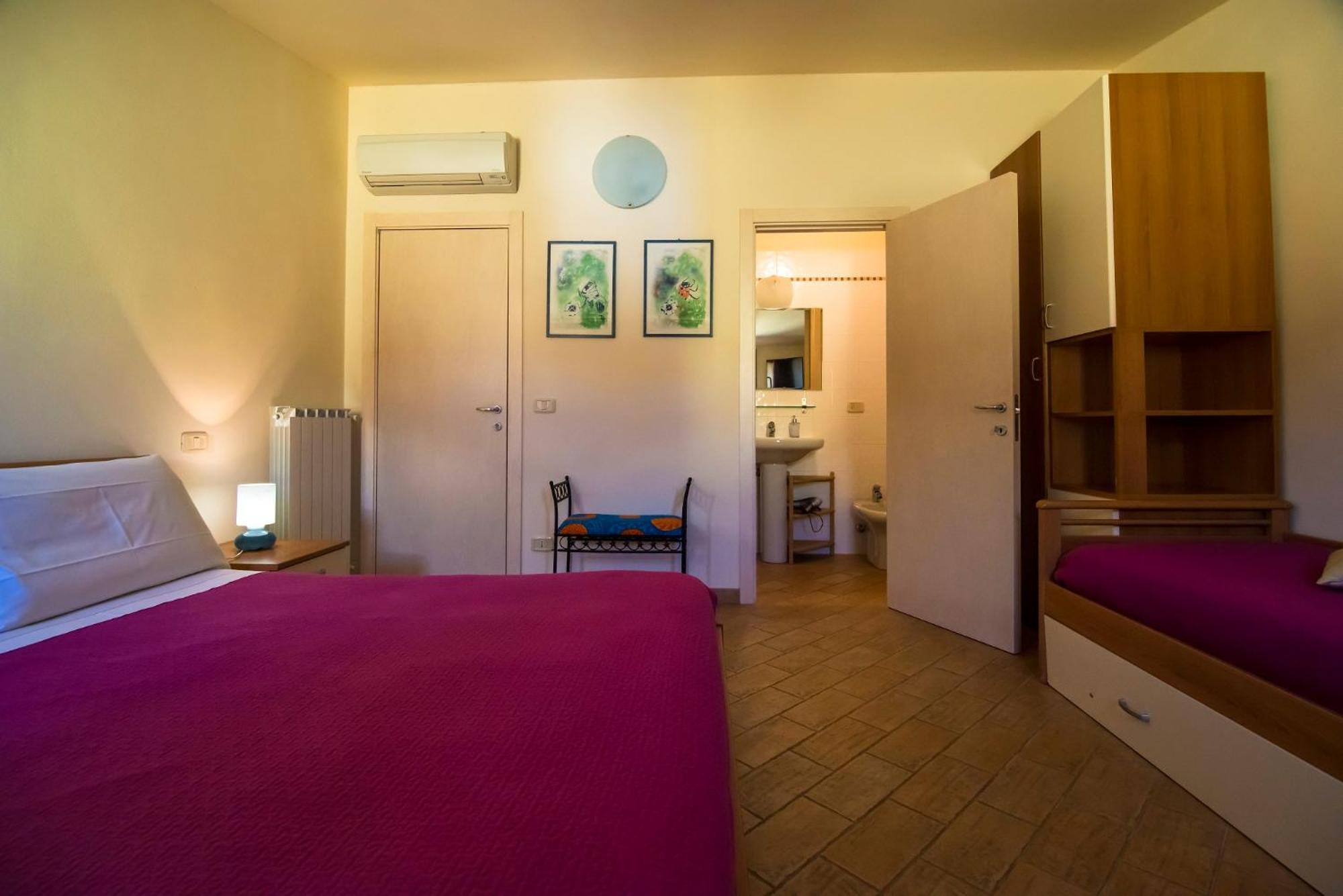 Appartamenti E Affittacamere Le Due Ruote Alberese Chambre photo